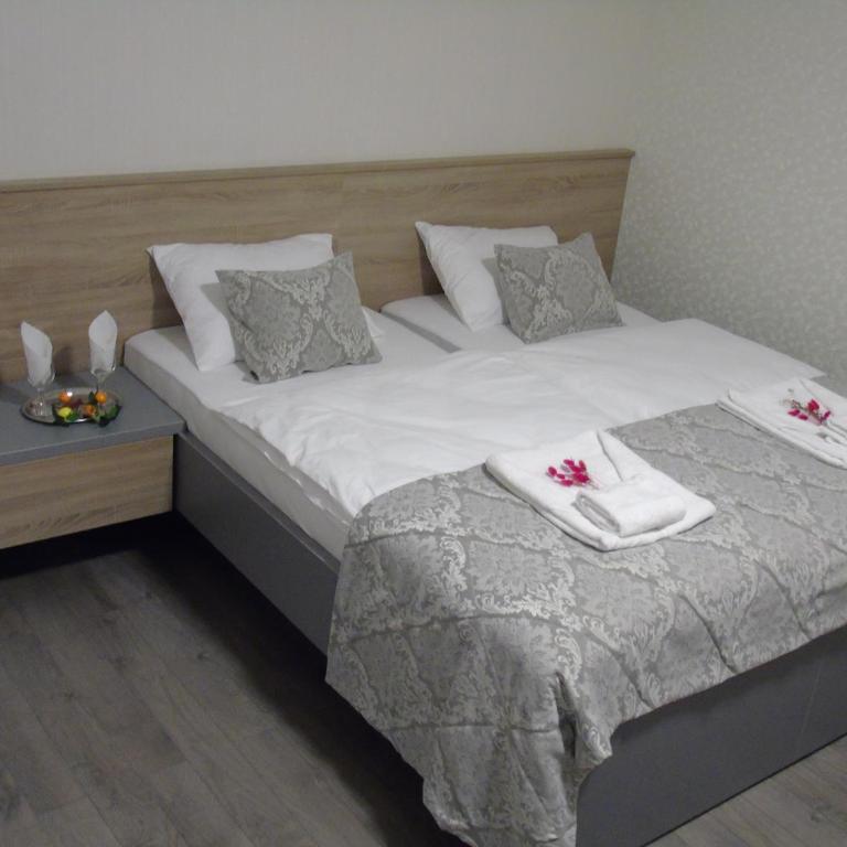 Motel Kamenica - Two-Bedroom Apartment - 13