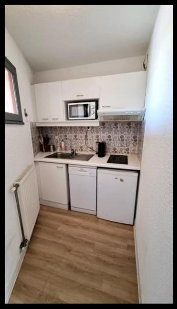 Joli T2 36m2 quatier port malfato, place de parking privative - One-Bedroom Apartment - 8