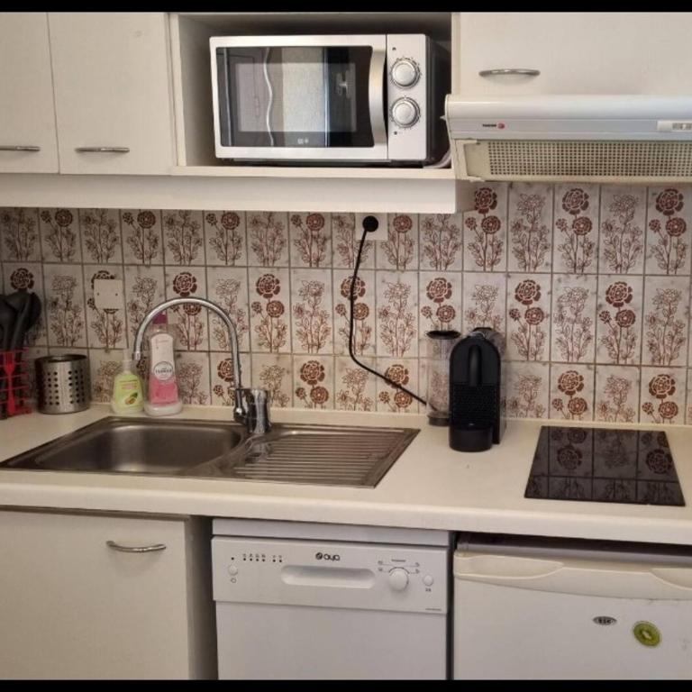 Joli T2 36m2 quatier port malfato, place de parking privative - One-Bedroom Apartment - 9