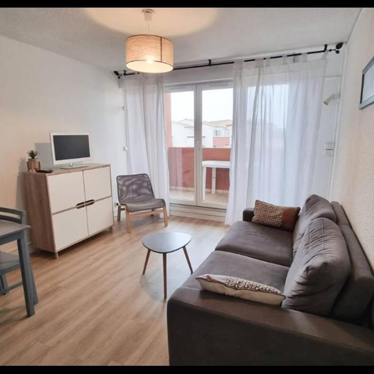 Joli T2 36m2 quatier port malfato, place de parking privative - One-Bedroom Apartment - 5