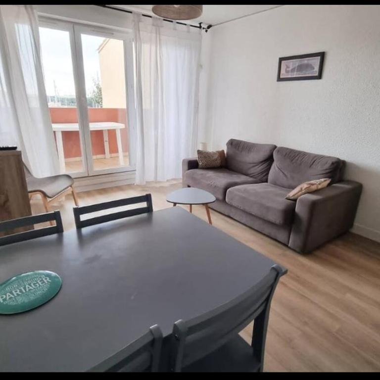 Joli T2 36m2 quatier port malfato, place de parking privative - One-Bedroom Apartment - 4