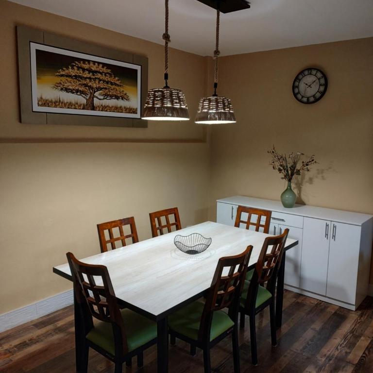 DtraD Full Apartment Plus - Three-Bedroom Superior Apartment - 1