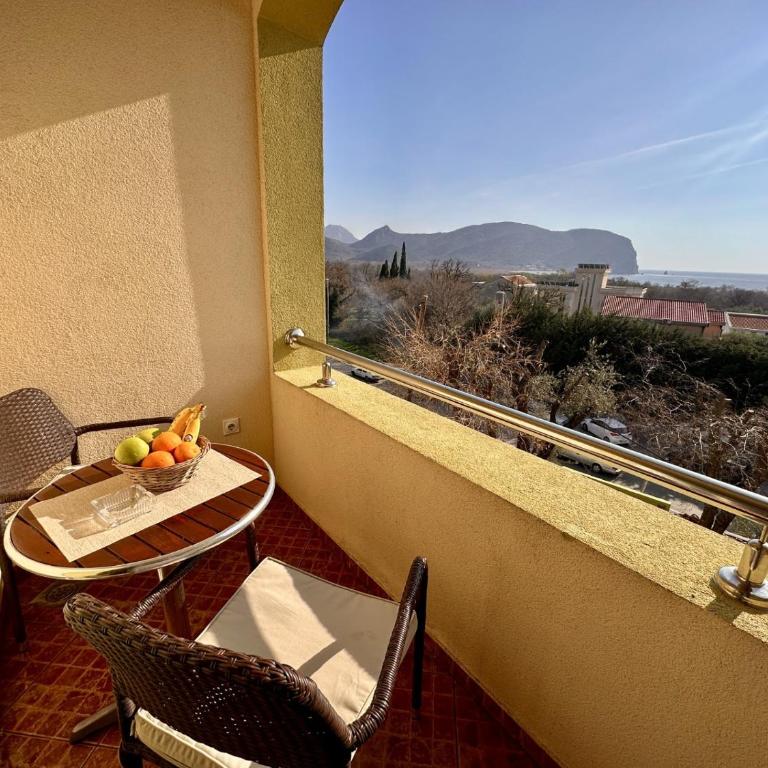 Pansion Nobel - Double Room with Balcony and Sea View - 2