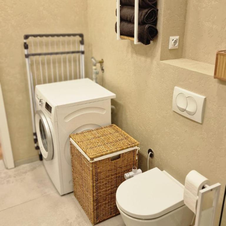 AUXBRG Premium Apartment Augsburg mit 3 Schlafzimmern & XL-Terrasse - Three-Bedroom Deluxe Apartment - 38
