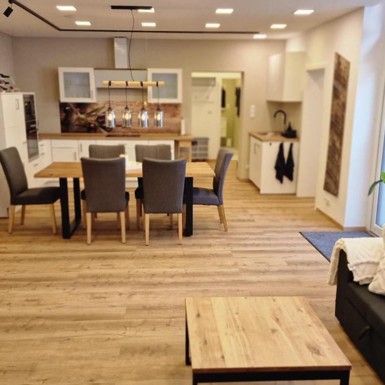 AUXBRG Premium Apartment Augsburg mit 3 Schlafzimmern & XL-Terrasse - Three-Bedroom Deluxe Apartment - 8