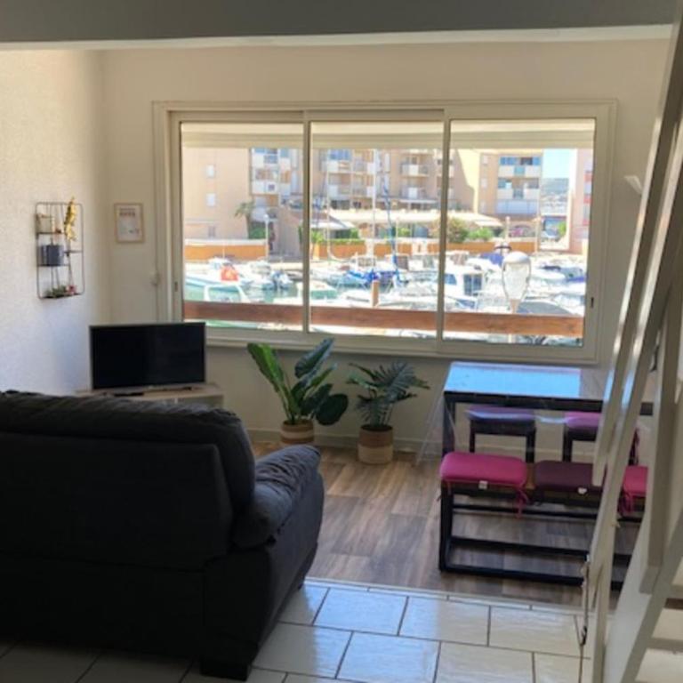 Appartement duplex face au port 50 m des plages - Appartement - 10