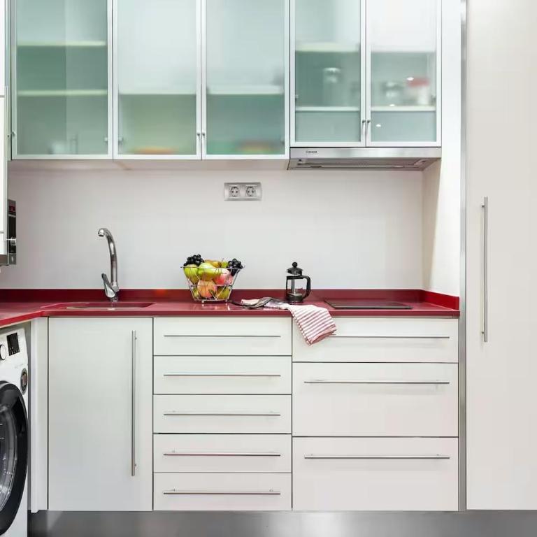 Balcón, WiFi y aire acondicionado en Plaza Cataluña - One-Bedroom Apartment - 13