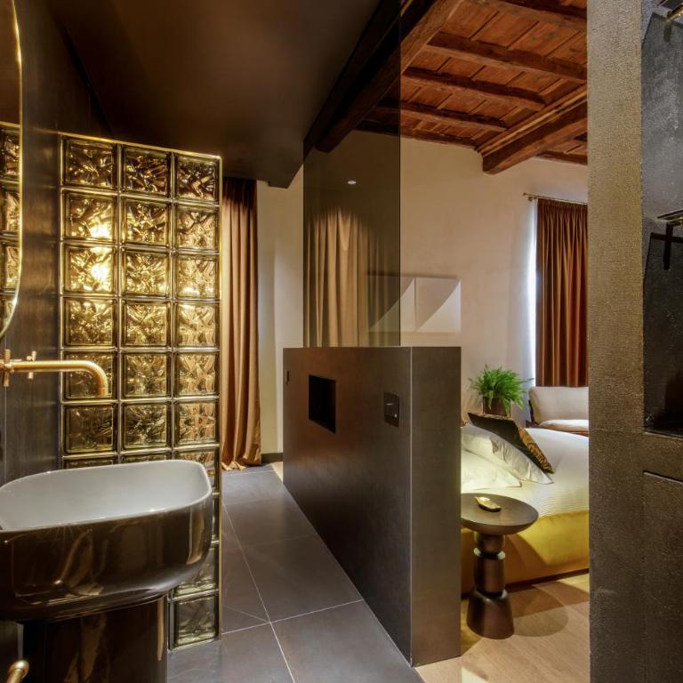 Daplace - Palazzo Serpe Suites near Colosseum - Superior Suite - 5