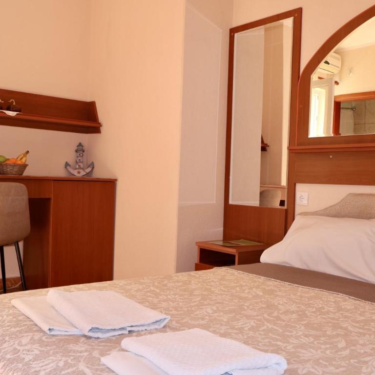 Pansion Nobel - Double Room with Balcony and Sea View - 13
