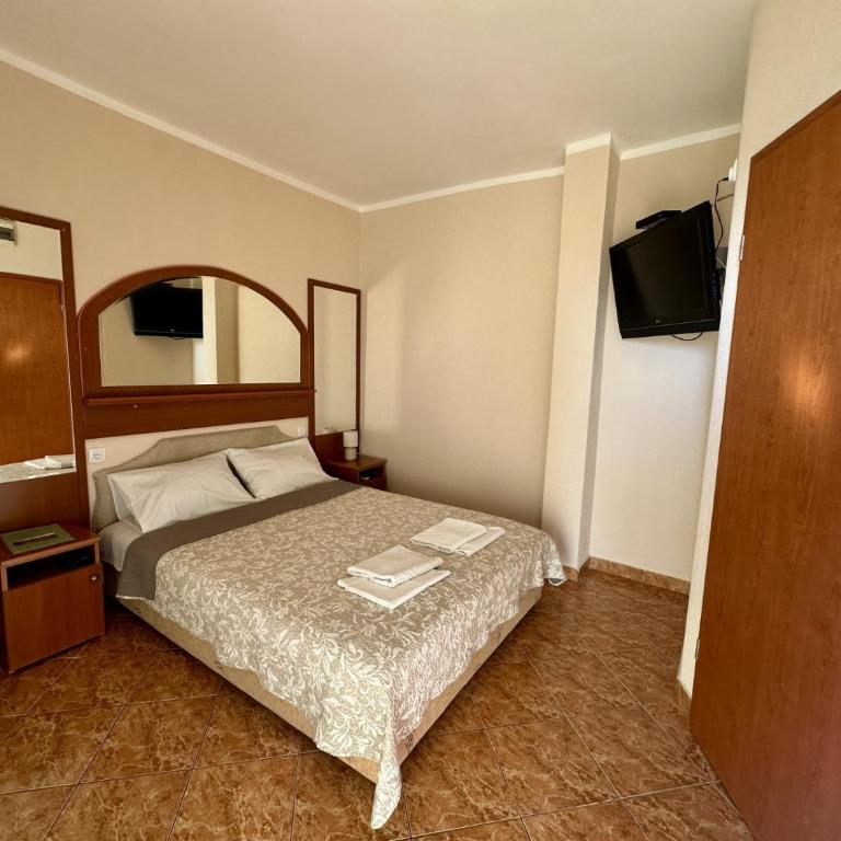 Pansion Nobel - Double Room with Balcony and Sea View - 7