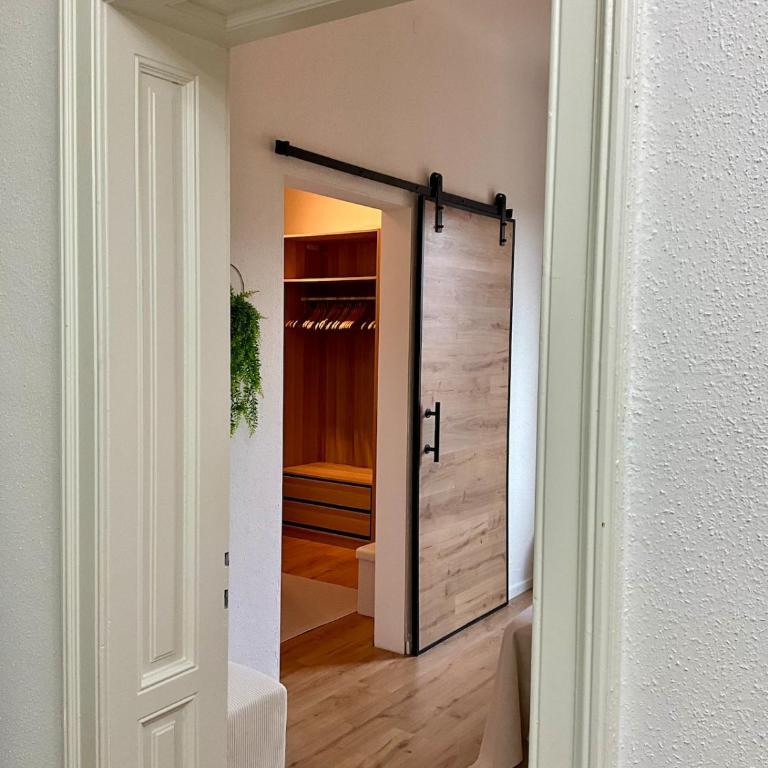 Historische Altbau Suite - Apartment mit 2 Schlafzimmern - 57