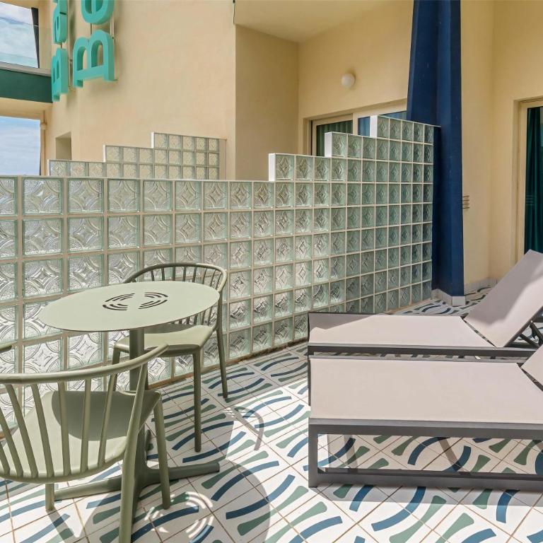 Barceló Benidorm Beach - Adults Recommended - Habitación Doble Deluxe con vistas laterales al mar - 7