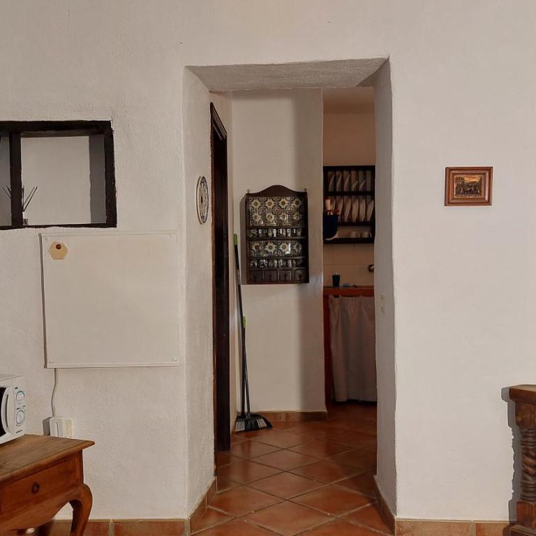 Ferienwohnung mit kleiner Innenhof-Terrasse im mediterranen Stil - Apartment - 3