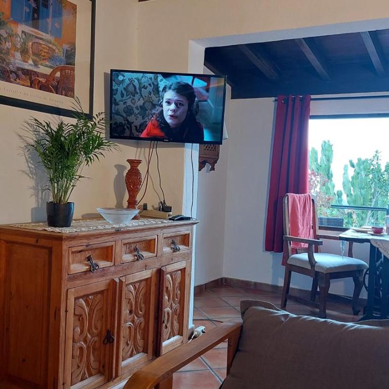 Rustikale Ferienwohnung mit Balkon und Meerblick - Apartamento - 3