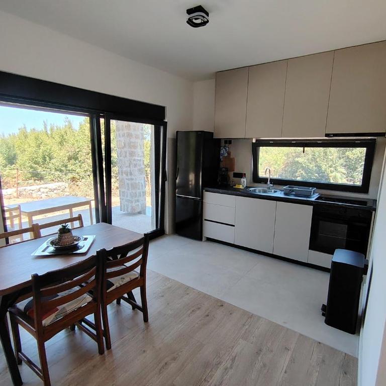 Maginja - Two-Bedroom House - 2