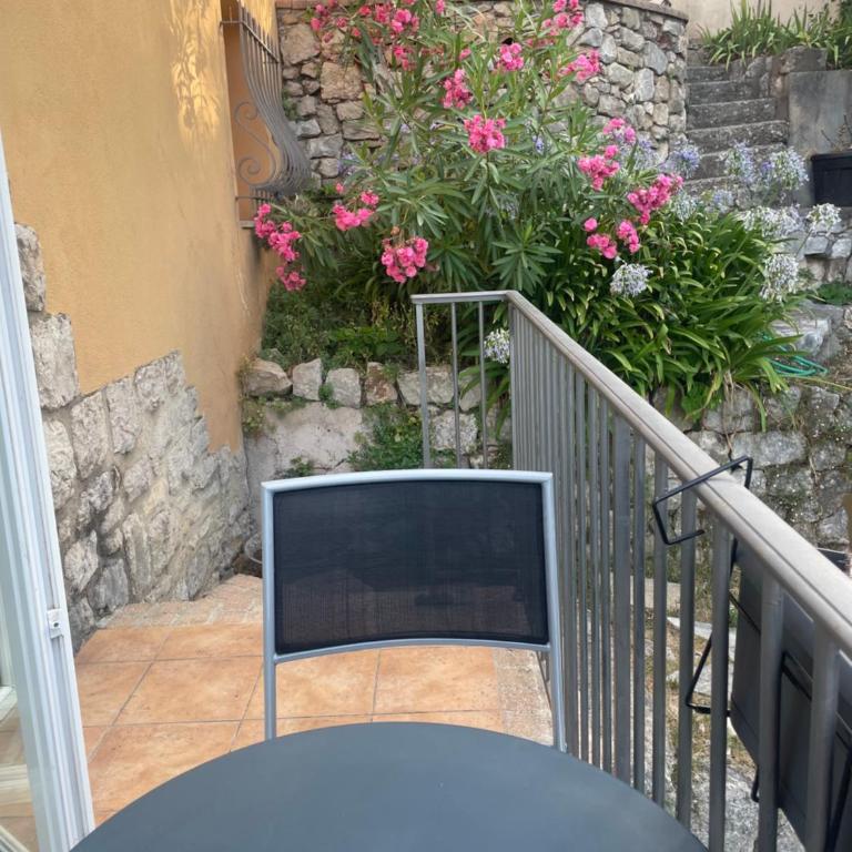 Sensivilla Guest House - Grasse - Costa Azzurra - Chambre Double - Vue sur Piscine - 14