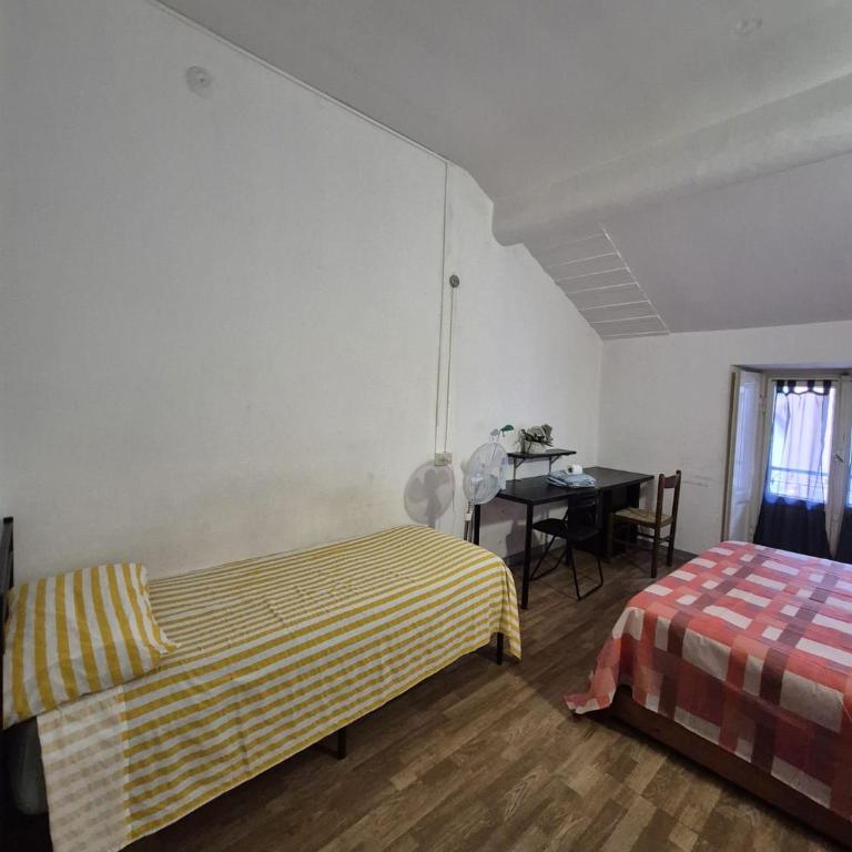 Appartamento completo o Camere private, Lecco Centro vicino alla stazione e al lago - Camera Familiare con Bagno in Comune - 6