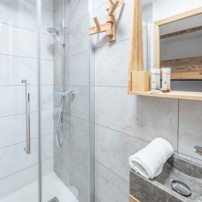 Alpe d'Huez Houses - Chez Cathy - Fermes de l'Alpe - Fabuleux 2 chambres neuf pour 6 personnes - Apartamento con vistas a las montañas - 25