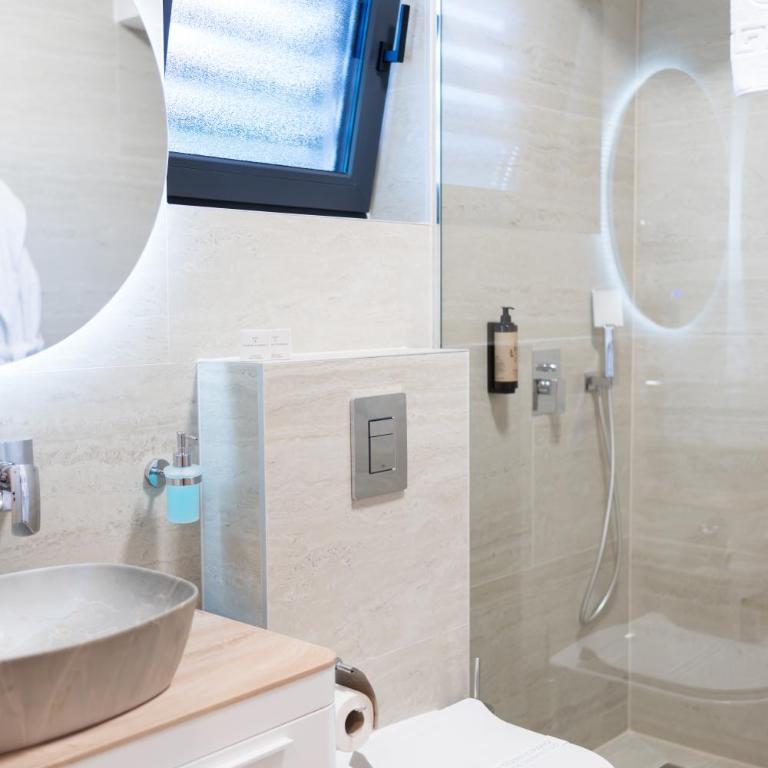 Hotel Spa Olive - Deluxe Queen Suite - 9