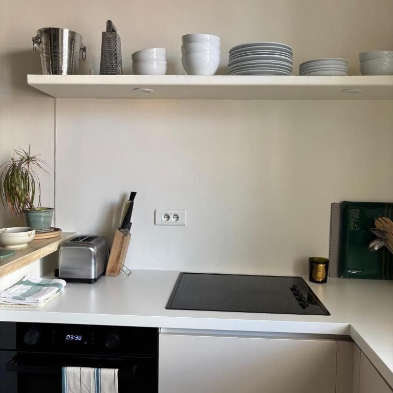 Charming flat in the heart of Paris - One-Bedroom Apartment - 10