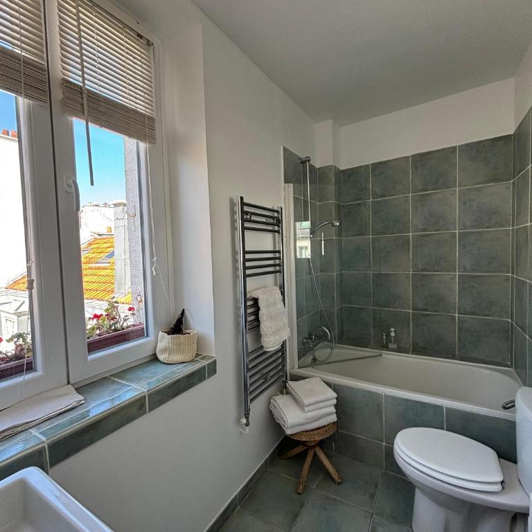 Charming flat in the heart of Paris - One-Bedroom Apartment - 19