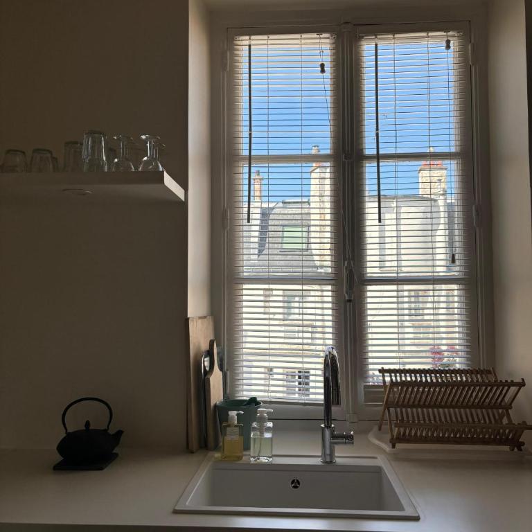 Charming flat in the heart of Paris - One-Bedroom Apartment - 11