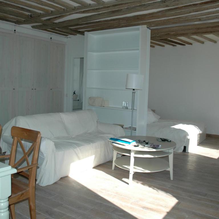 Charming flat in the heart of Paris - One-Bedroom Apartment - 3
