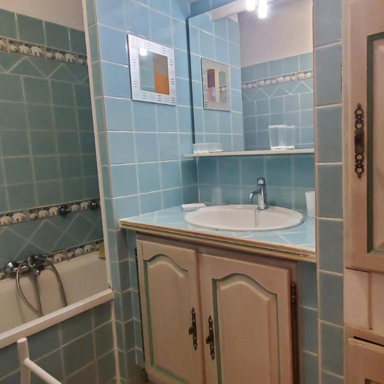 Centrally located apartment with swimming pool - Appartement - 7
