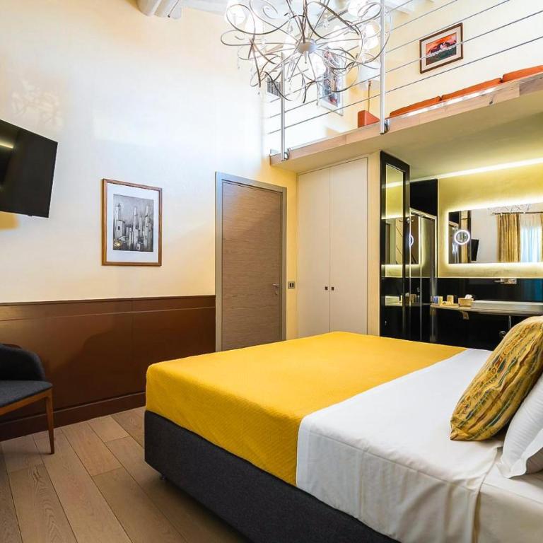 Duomo Suites Florence - Camera Familiare con Terrazza - 7