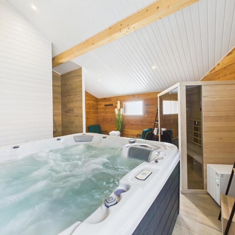 Le Chalet du Père Michel, Jacuzzi, Sauna, Jardin - Chalet 3 Chambres - 4