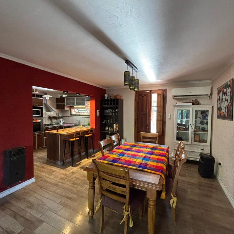 Casa con pileta en las sierras - Three-Bedroom House - 22