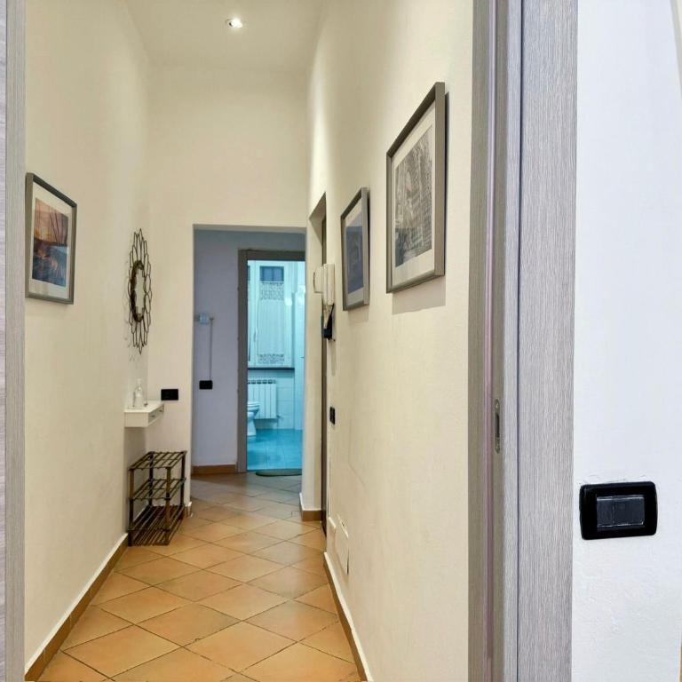 2 min to Acquarium Porto Antico Vanilla Apartment - Two-Bedroom Apartment - 4