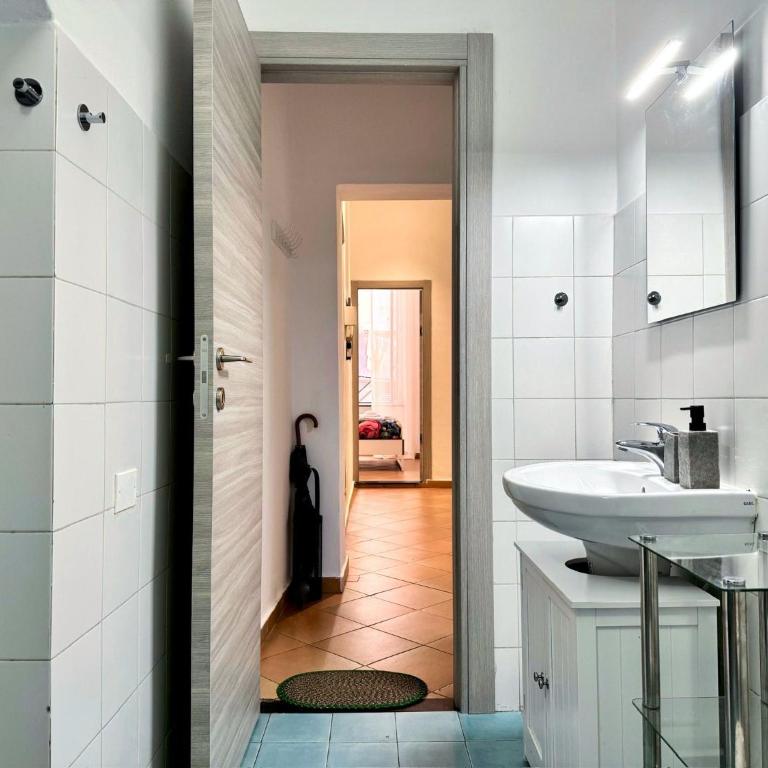 2 min to Acquarium Porto Antico Vanilla Apartment - Two-Bedroom Apartment - 6