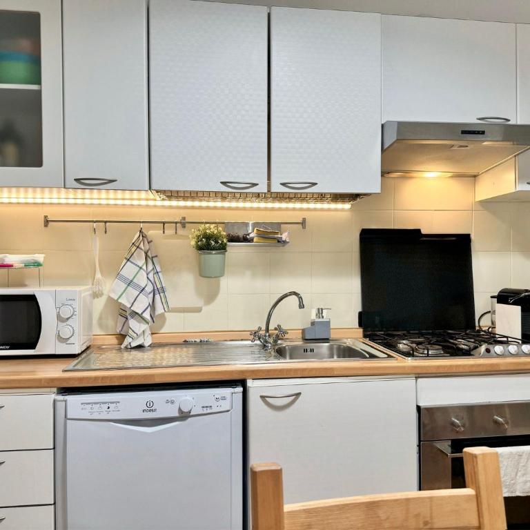 2 min to Acquarium Porto Antico Vanilla Apartment - Two-Bedroom Apartment - 17