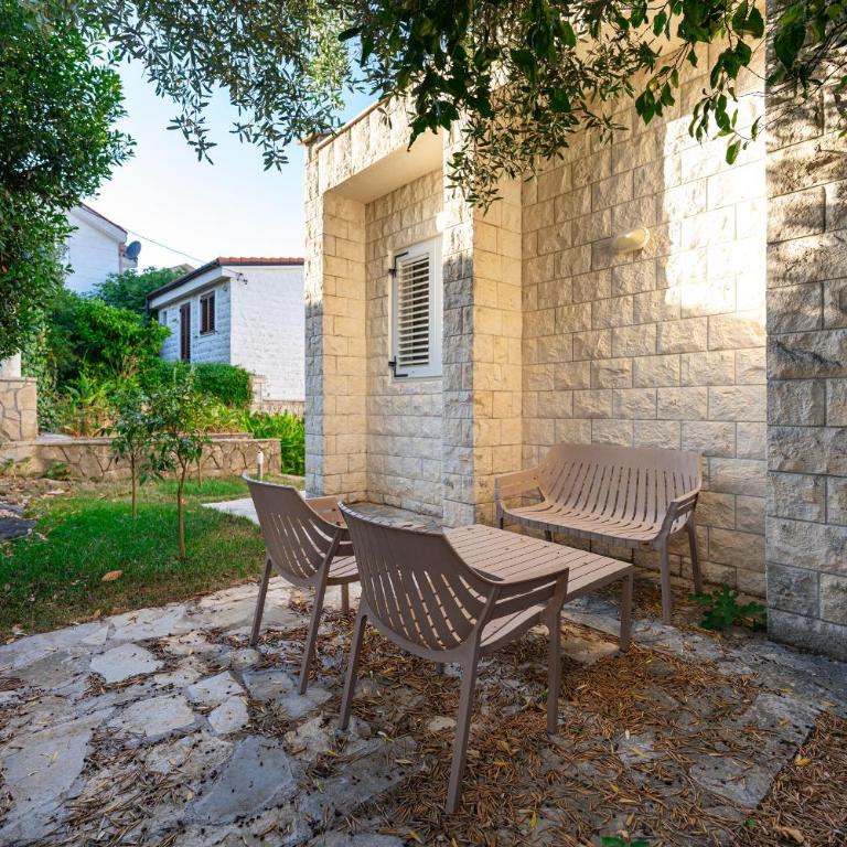 Vila PETICA - Soba sa Bračnim Krevetom (Queen-size) i Pogledom na Bazen - 12
