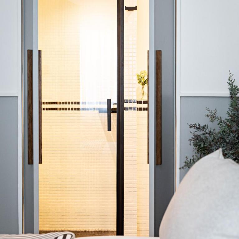 Best Western Premier The Blake Paris Gare Saint Lazare - Classic Single Room with Shower Only - Upper Floor/Non-Smoking - 4