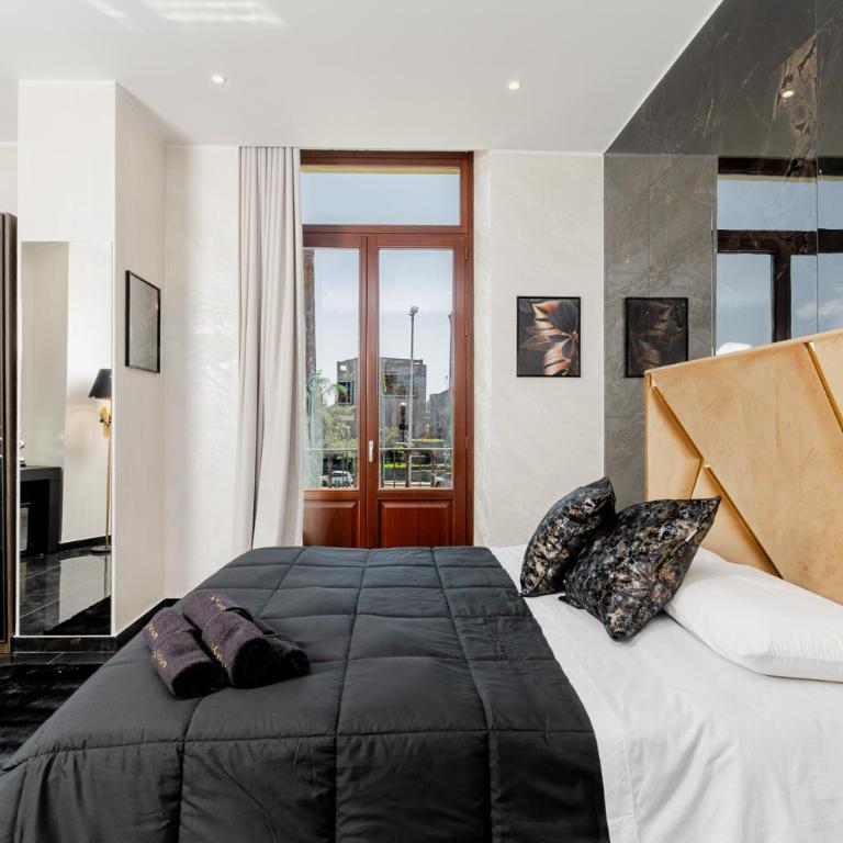 Nova Suite - Deluxe Double Room with Balcony - 7