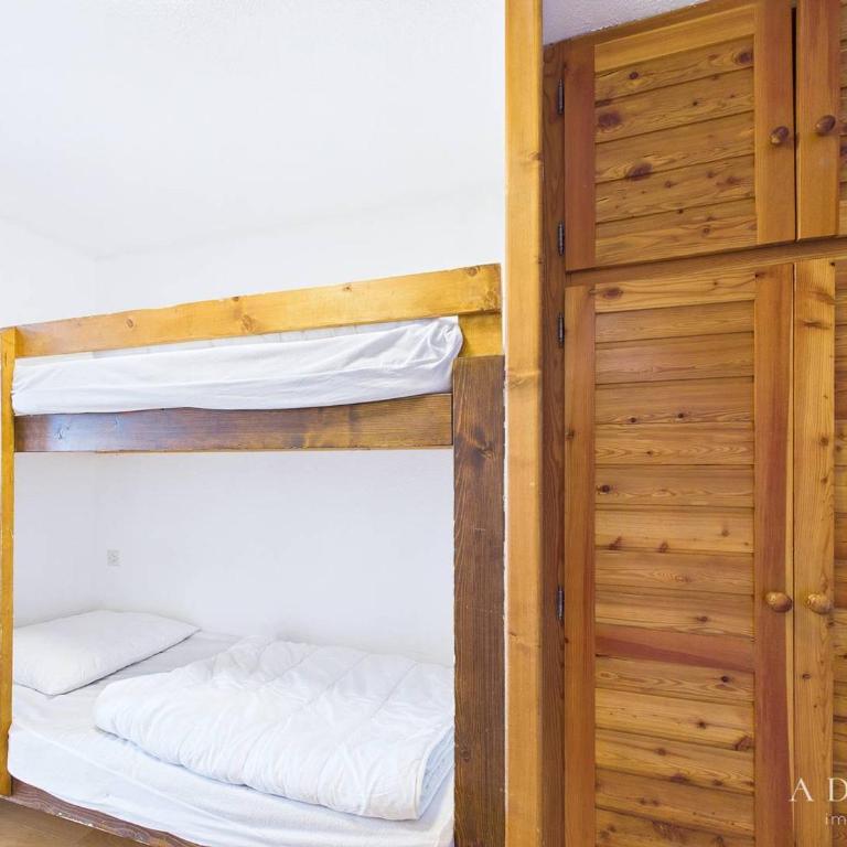Studio Mezzanine avec Balcon Exposé Sud, Pieds des Pistes, Proche Commerces et Garderie - FR-1-398-563 - Studio - 10