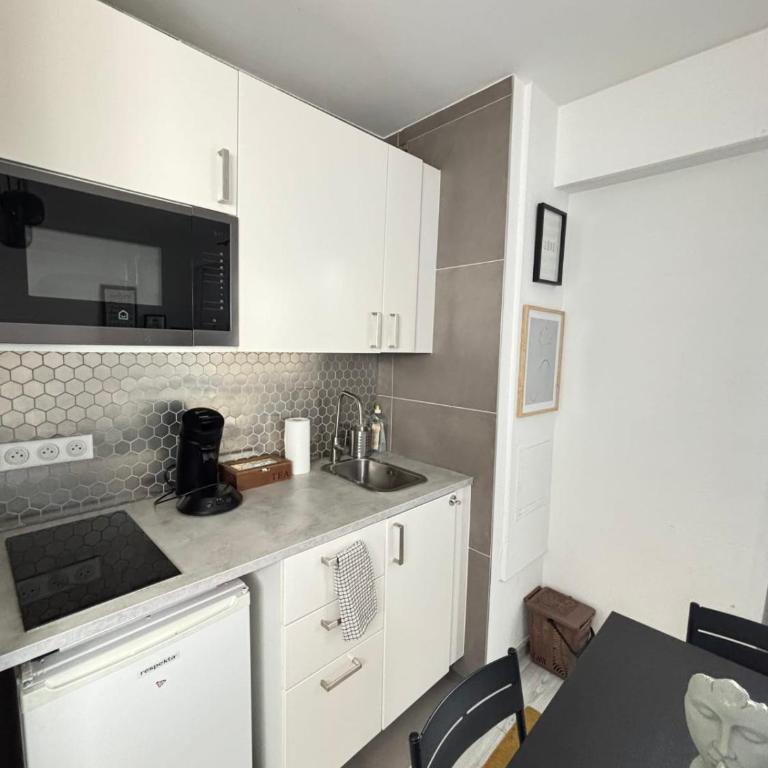 Soh Rent Appartement cozy Strasbourg Wifi Terrasse St Aloise - Double Room - 9