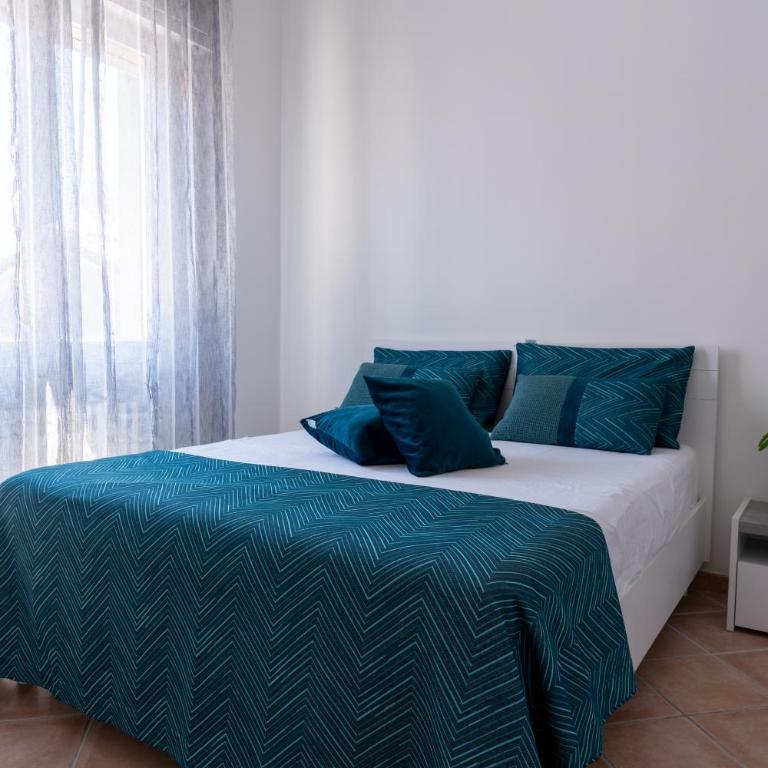 Appartamento Deluxe Eclissi sul MARE 30mt dal mare - Four-Bedroom Deluxe Apartment - 2