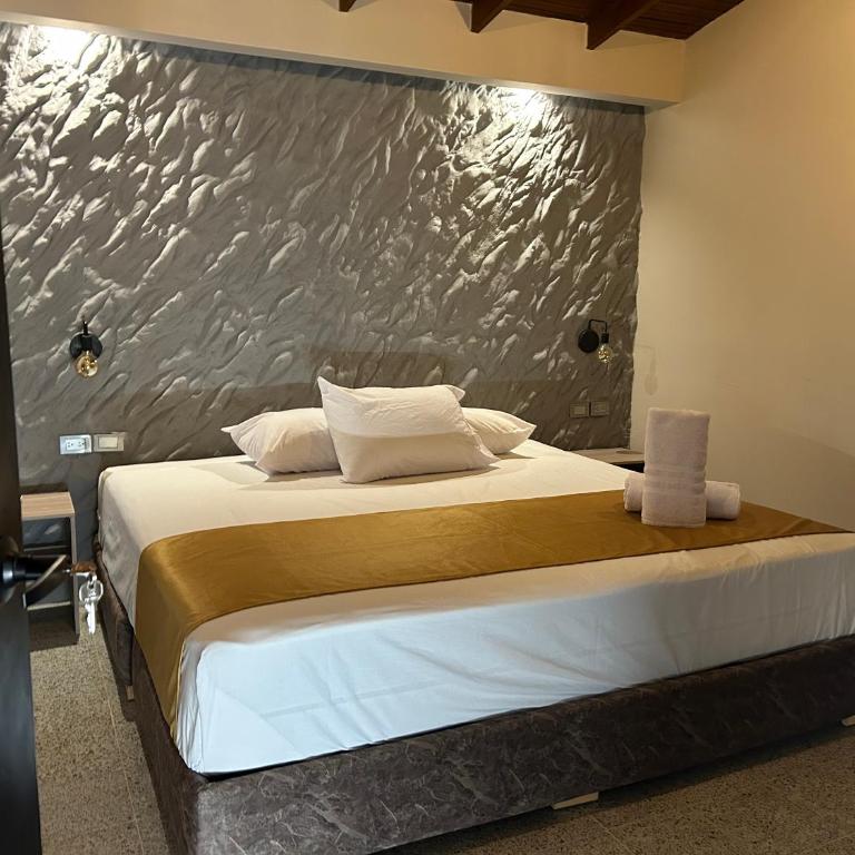 Casa Kyros Boutique - Deluxe Room - 6