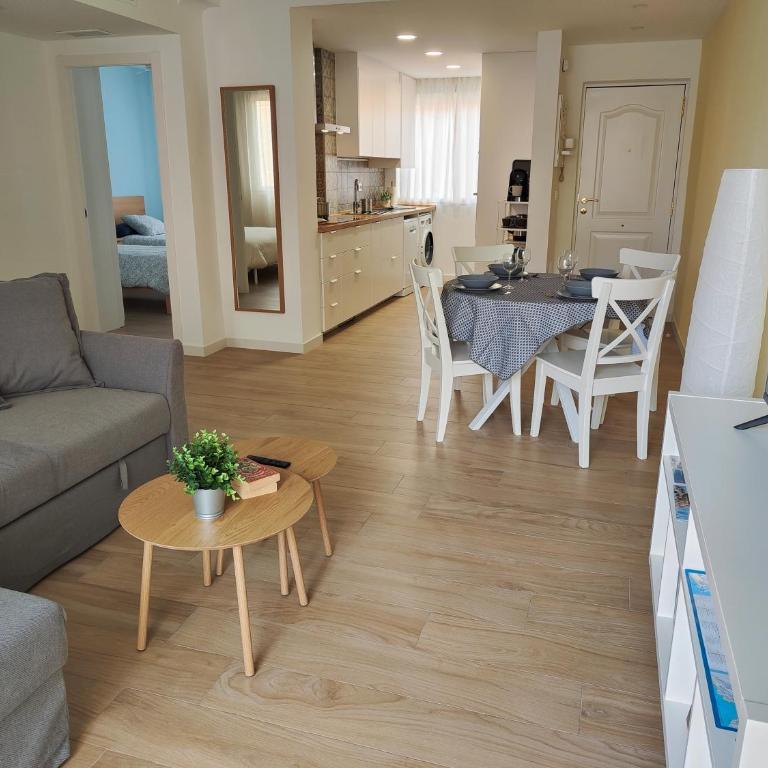 Apartamento La Casica Beach Poniente - Apartamento de 2 dormitorios con terraza - 1