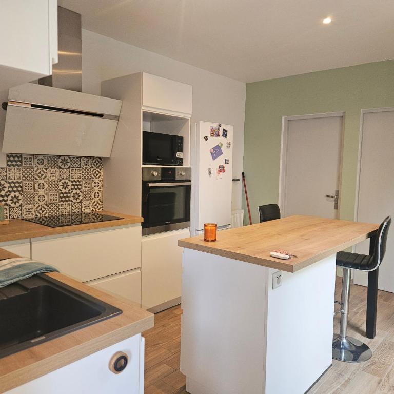 Maison cocon avec extérieur proche gare et centre ville - Maison 2 Chambres - 4