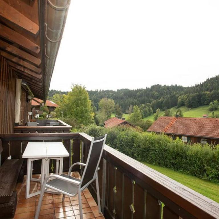 Ferienwohnung Enzian 2 im Feriendorf Sonnenhang im Allgäu - Apartment mit 2 Schlafzimmern und Balkon - 7