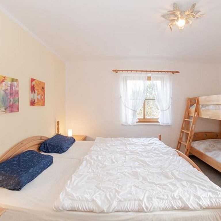 Ferienwohnungen im Feriendorf Reichenbach Nr 9 - Apartment mit 1 Schlafzimmer und Balkon - 2