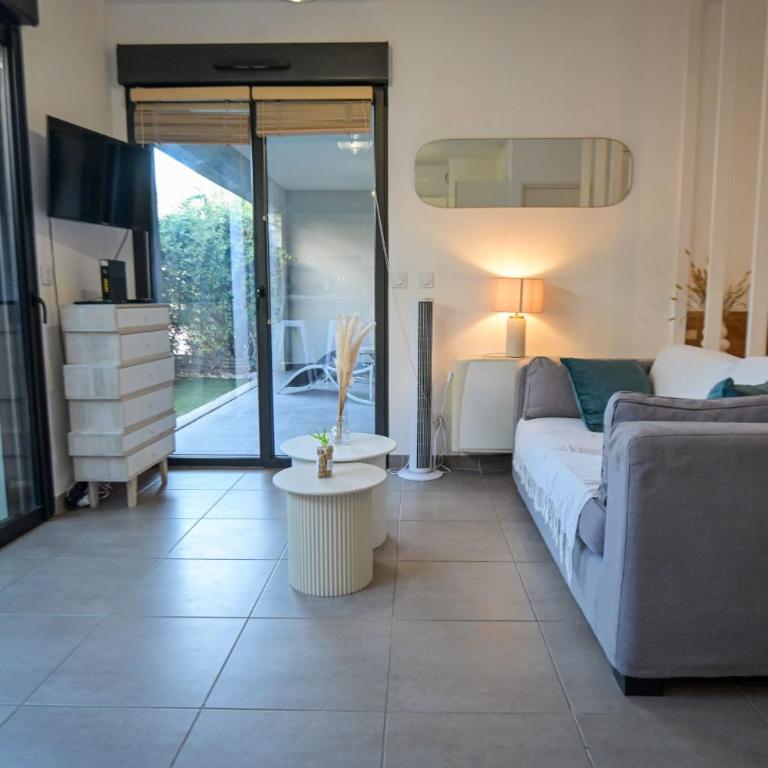 Xena - Studio with terrace Aspretto - by Tgb - Appartement - 2