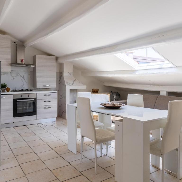 Eclissi sul MARE Mansarda 30mt dal mare - Two-Bedroom Apartment - 9