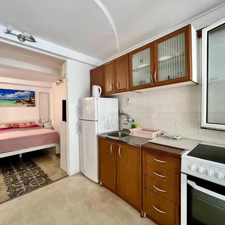 Apartments Gvozdenović - Apartment - Ground Floor - 6
