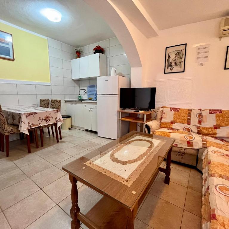 Apartments Gvozdenović - One-Bedroom Apartment with Sofa Bed - 1