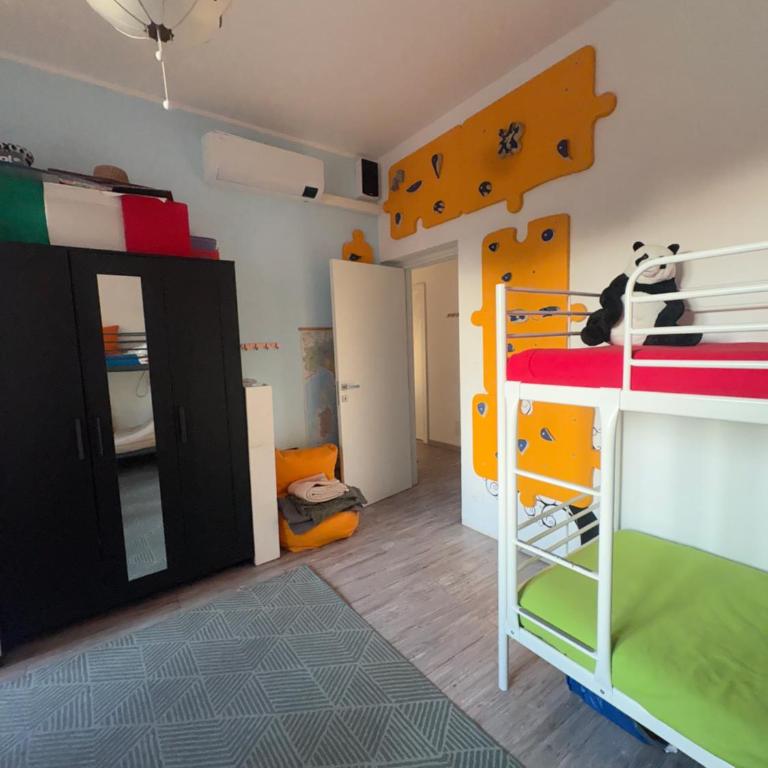 Peacefull Rooms Bologna Collodi 9 - Camera Quadrupla con Bagno Privato - 2